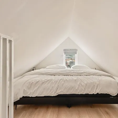 Feriehus Dinbnb L Skansen Funhouse - 400m To Bryggen Gym & Parking