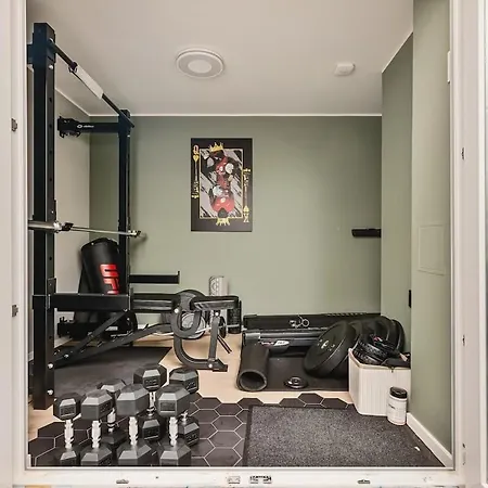 Dinbnb L Skansen Funhouse - 400m To Bryggen Gym & Parking Feriehus